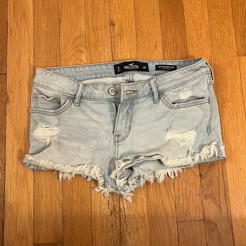 Low-Rise Short-Short Hollister jean shorts